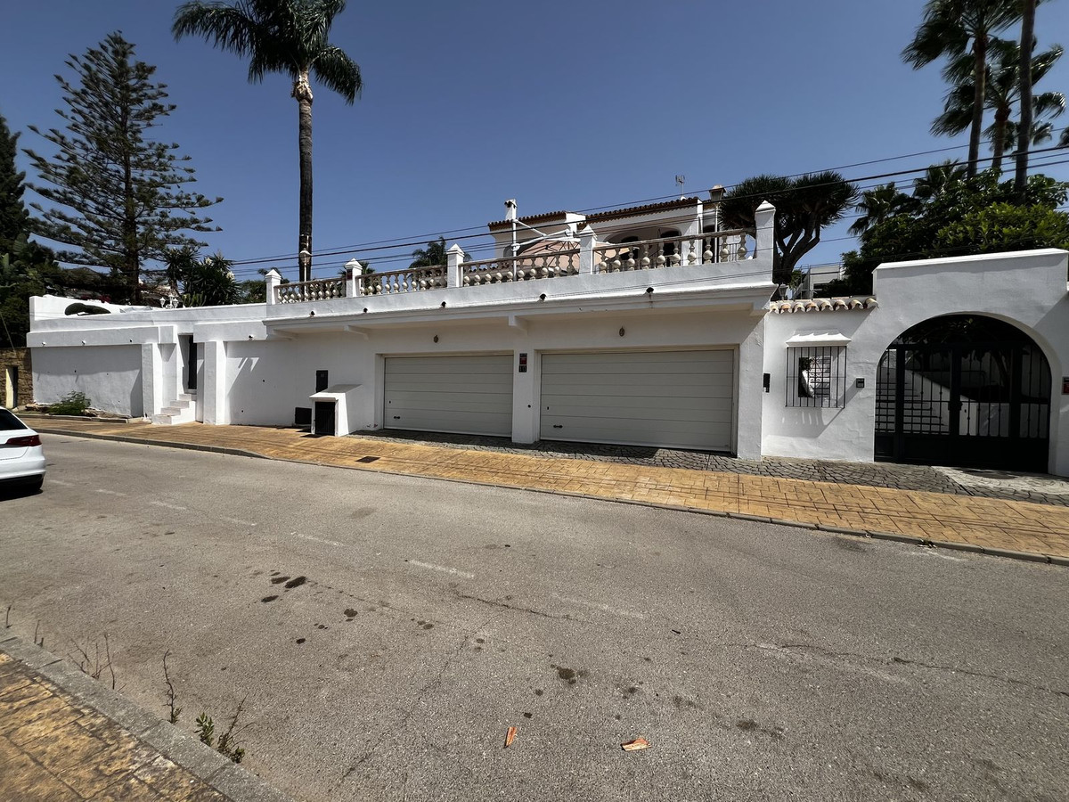 Huis te koop in Estepona | 5 slaapkamers H5138053