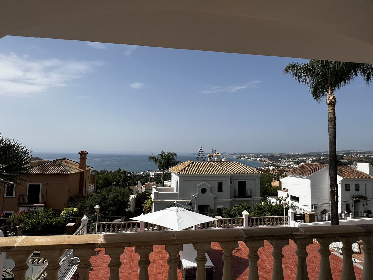 Huis te koop in Estepona | 5 slaapkamers H5138053