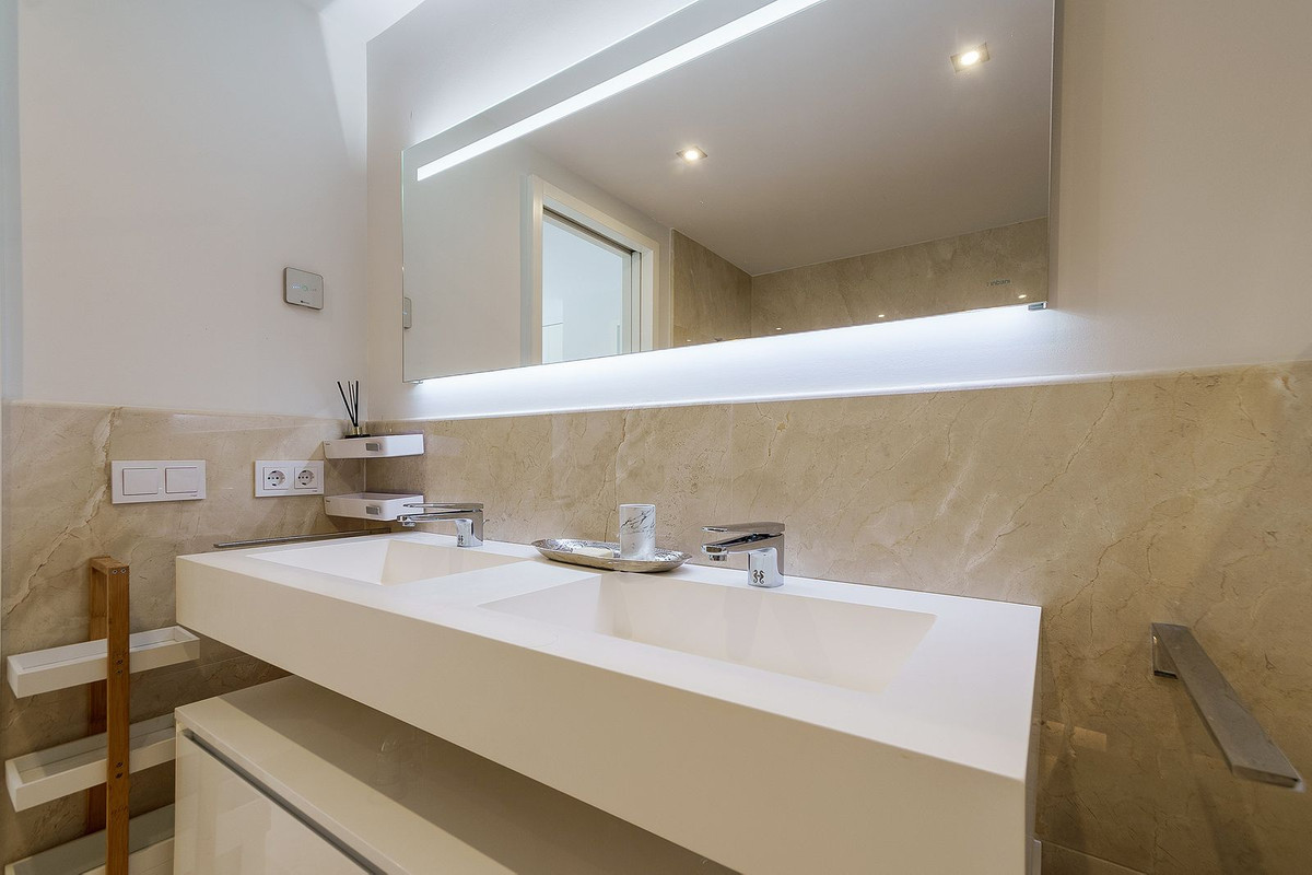 Duplex te koop in Estepona | 4 slaapkamers H5139799