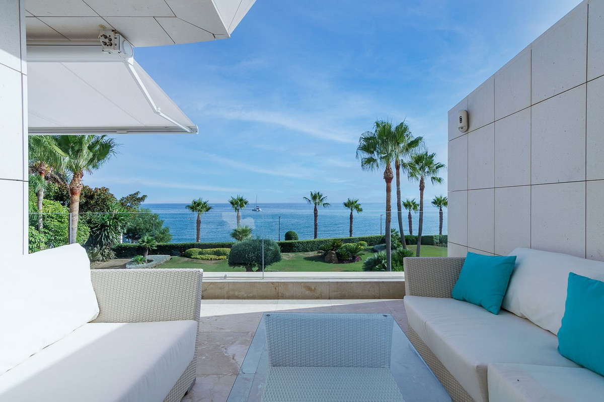 Duplex te koop in Estepona | 4 slaapkamers H5139799