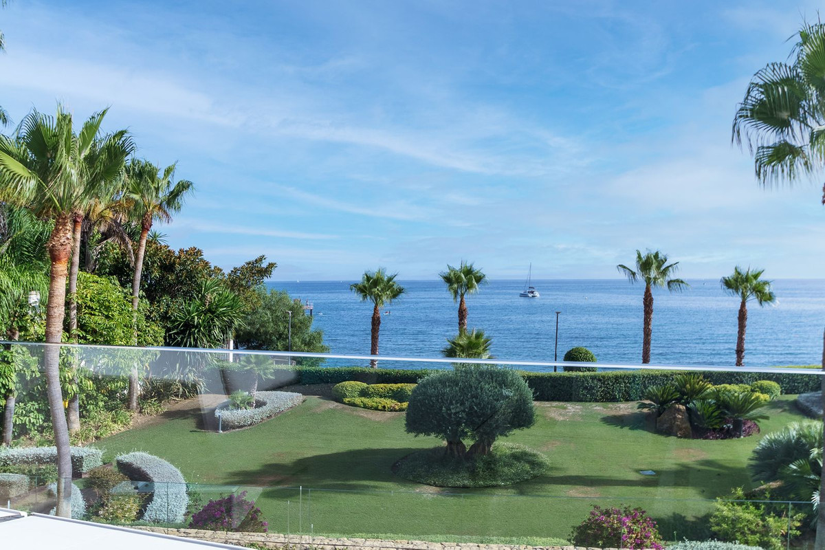 Duplex te koop in Estepona | 4 slaapkamers H5139799