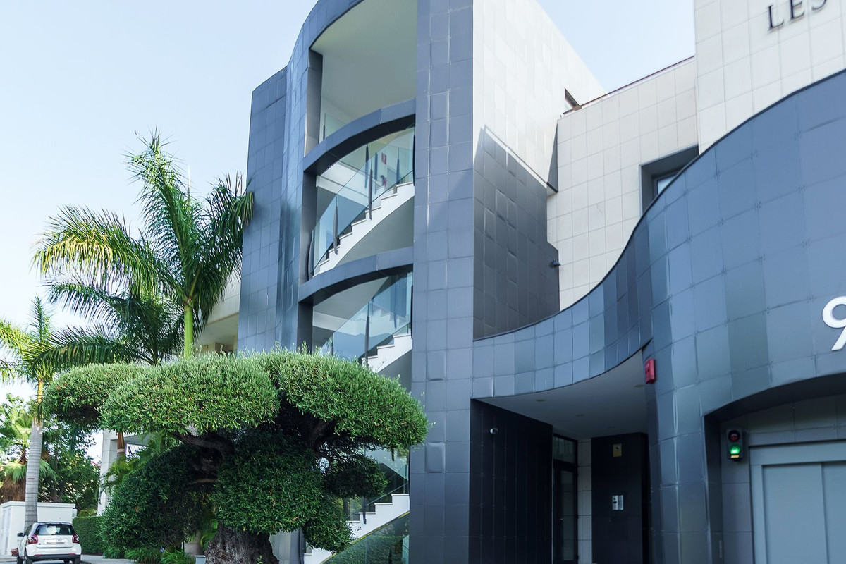 Duplex te koop in Estepona | 4 slaapkamers H5139799