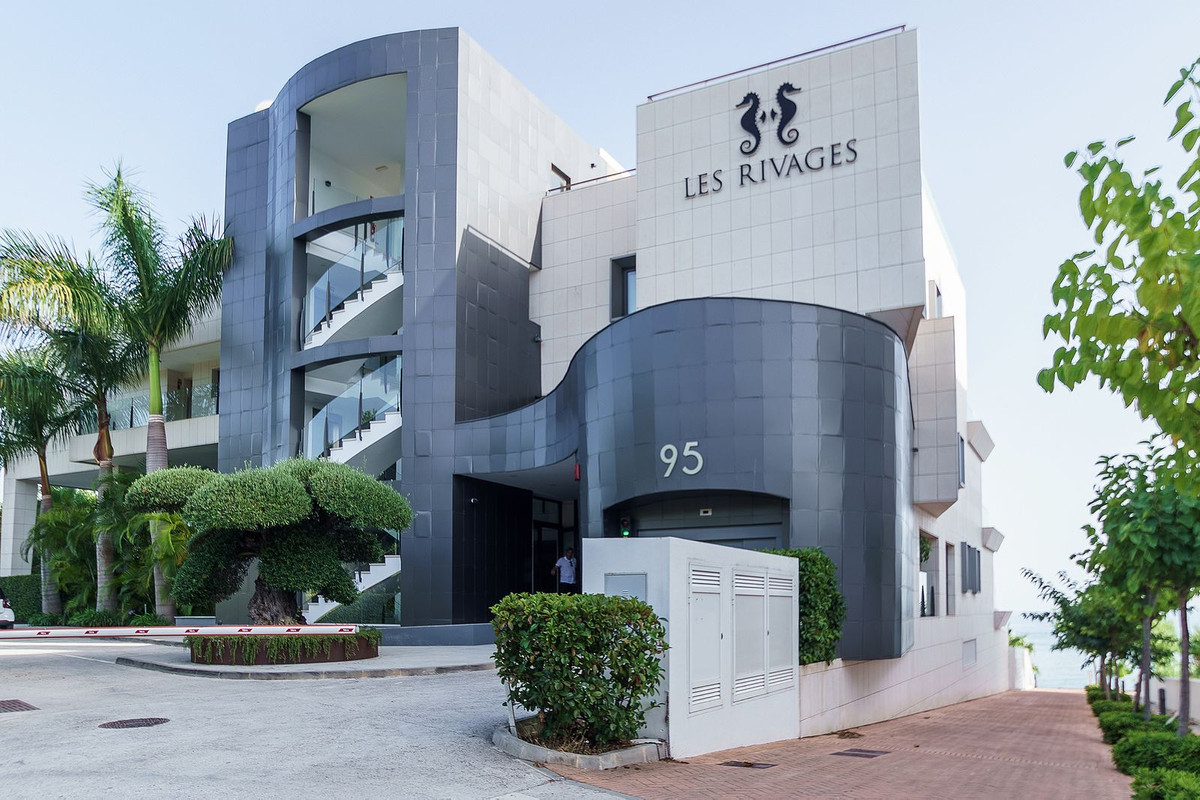 Duplex te koop in Estepona | 4 slaapkamers H5139799