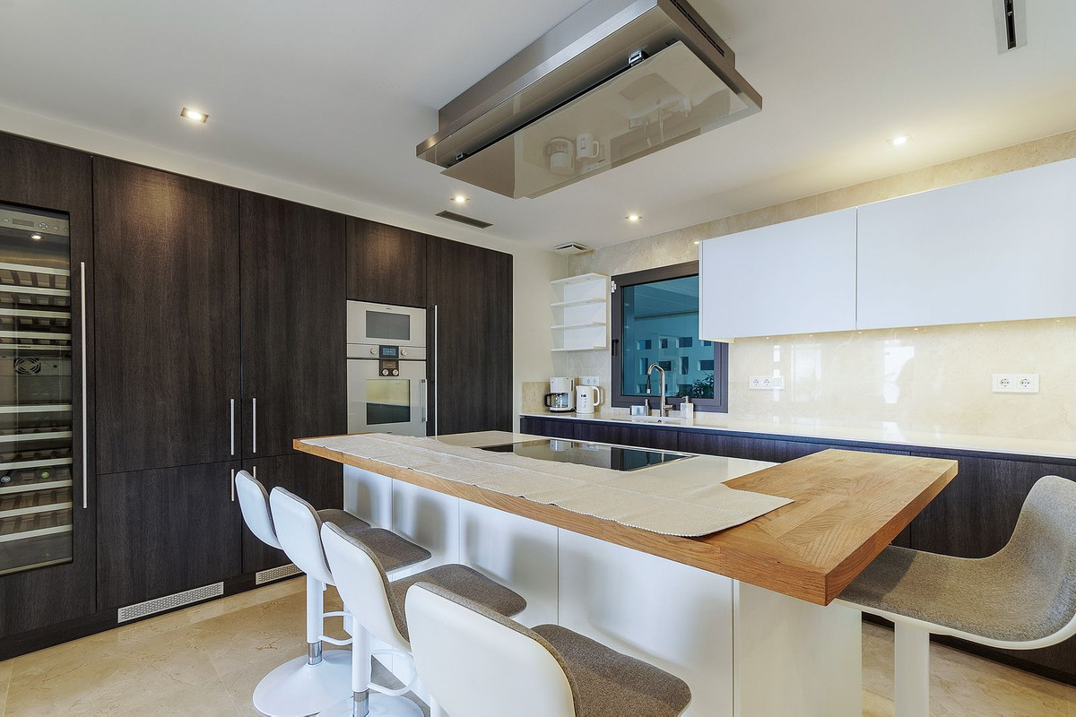 Duplex te koop in Estepona | 4 slaapkamers H5139799