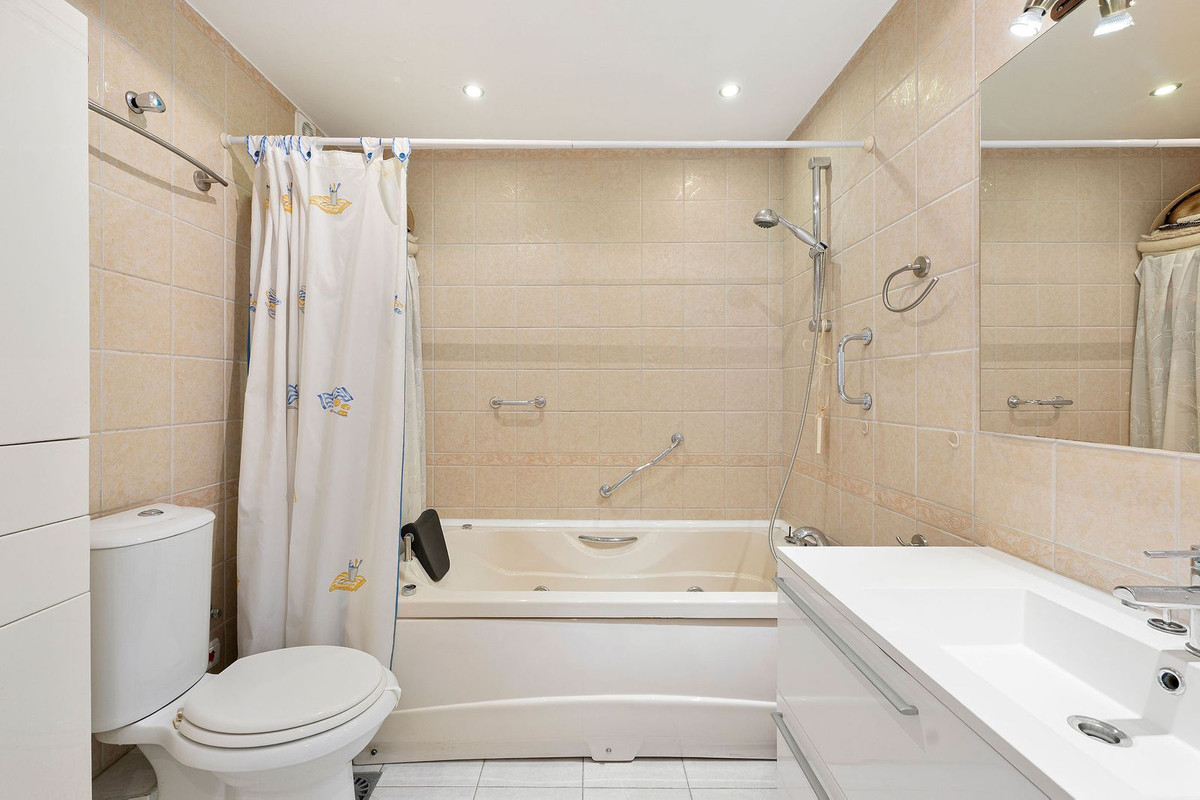 Appartement te koop in Estepona | 2 slaapkamers H5141644