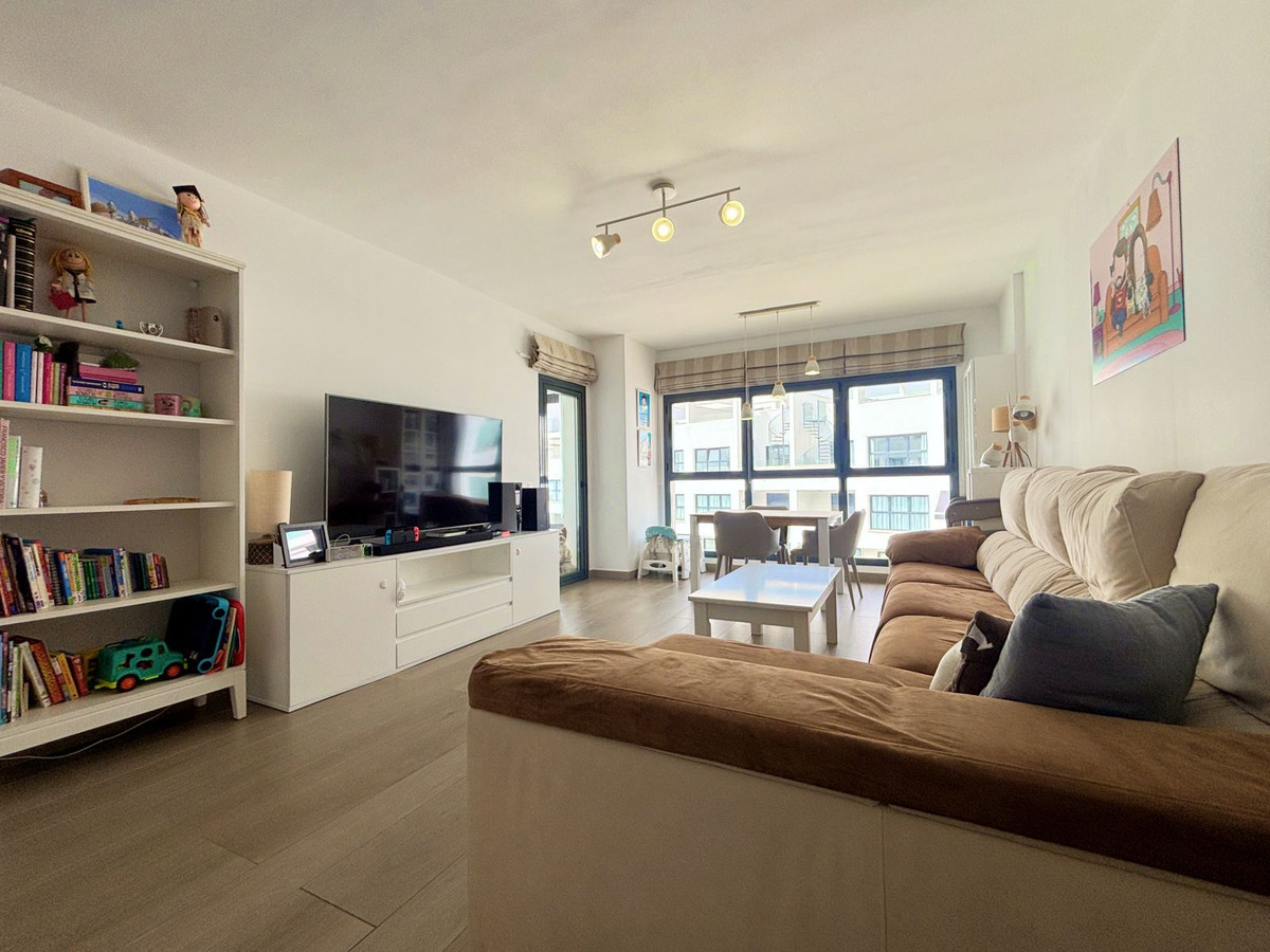 Appartement te koop in Estepona | 3 slaapkamers H5142649