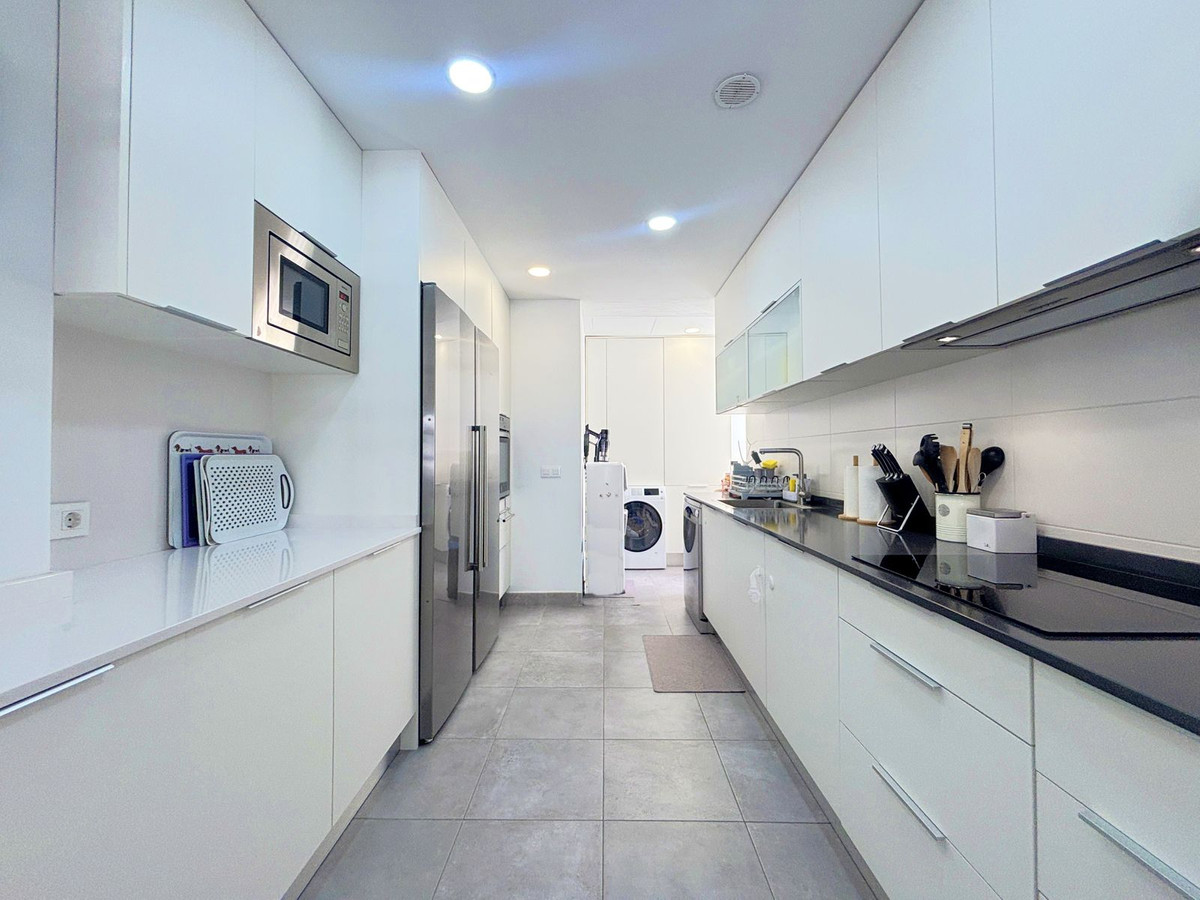 Appartement te koop in Estepona | 3 slaapkamers H5142649