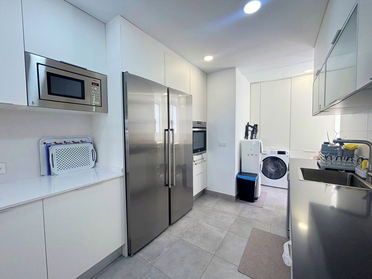 Appartement te koop in Estepona | 3 slaapkamers H5142649
