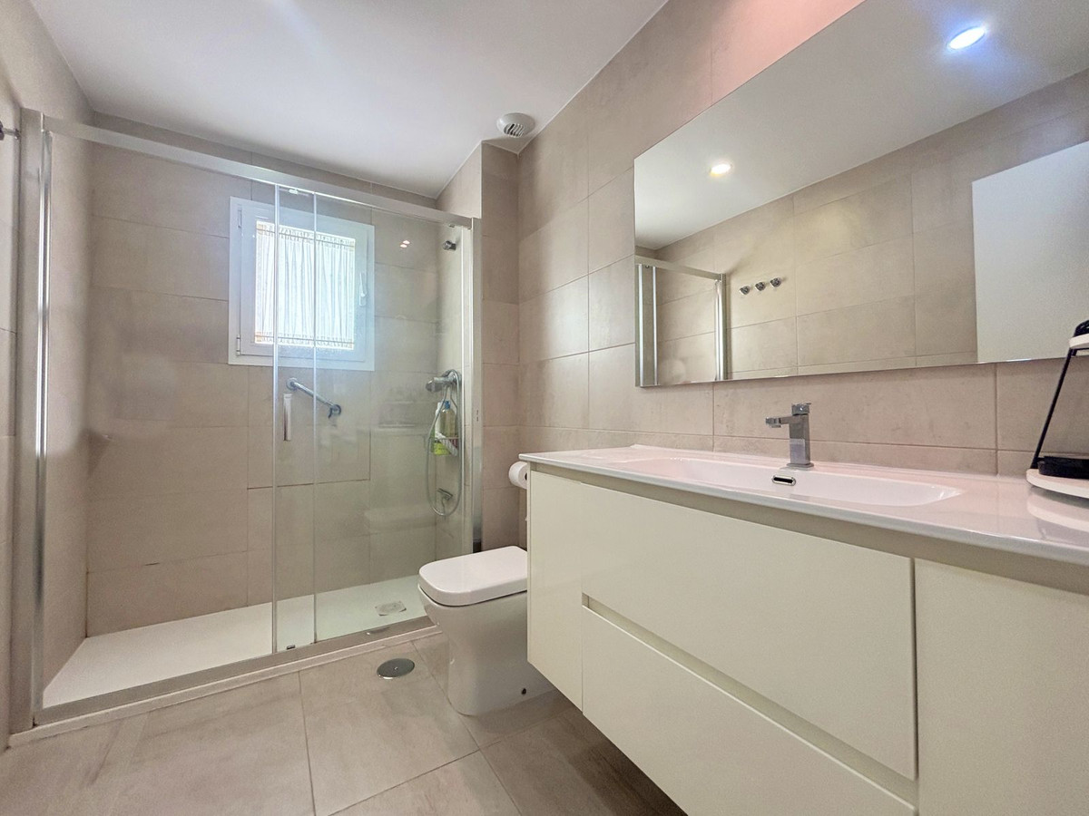 Appartement te koop in Estepona | 3 slaapkamers H5142649