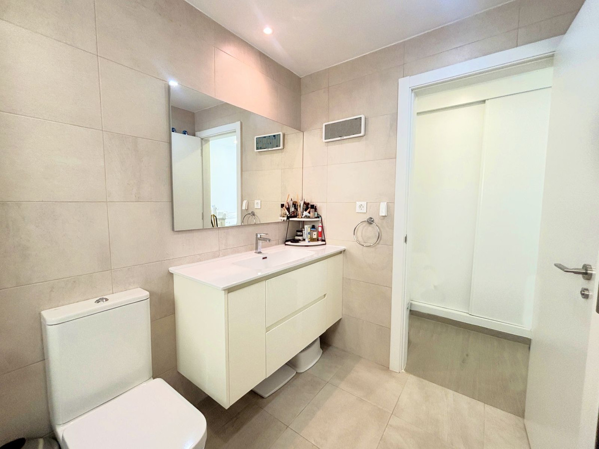Appartement te koop in Estepona | 3 slaapkamers H5142649