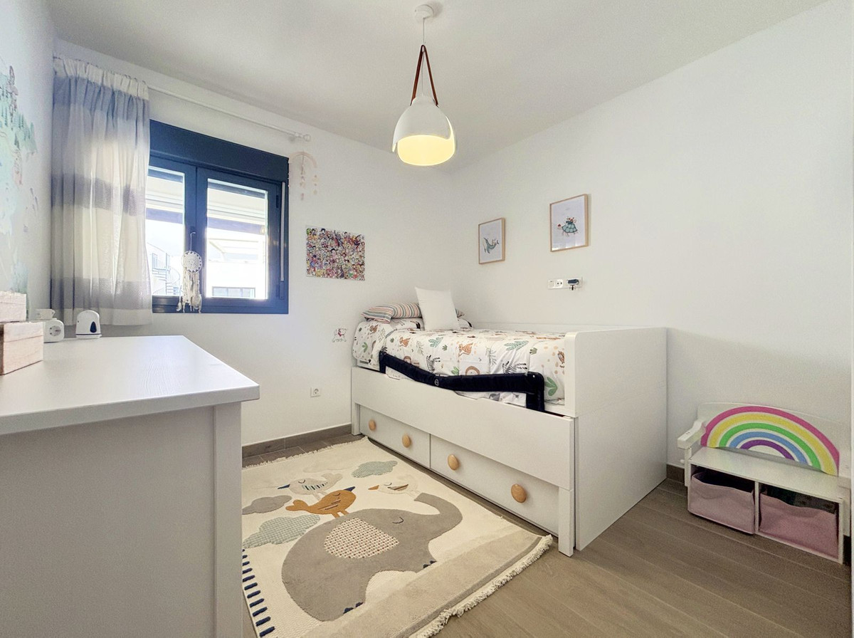 Appartement te koop in Estepona | 3 slaapkamers H5142649