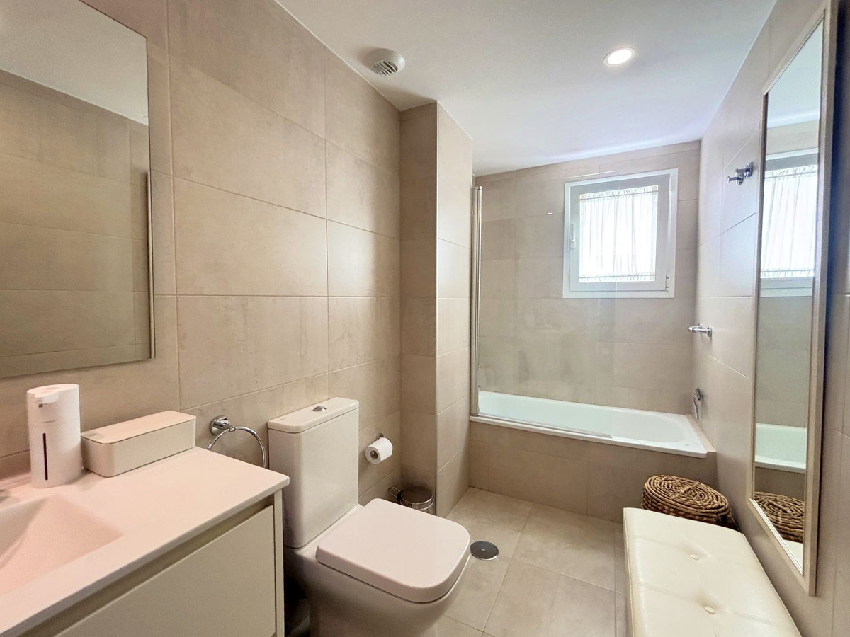 Appartement te koop in Estepona | 3 slaapkamers H5142649