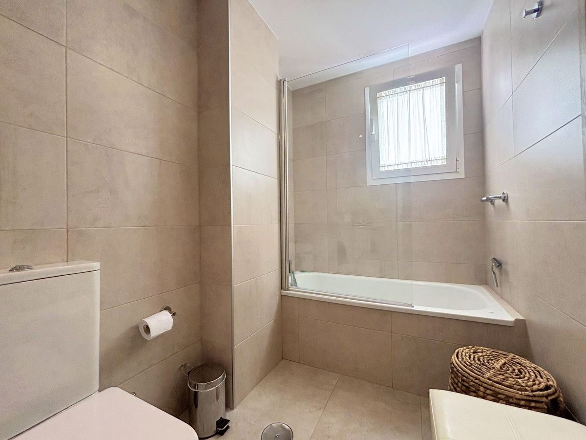Appartement te koop in Estepona | 3 slaapkamers H5142649