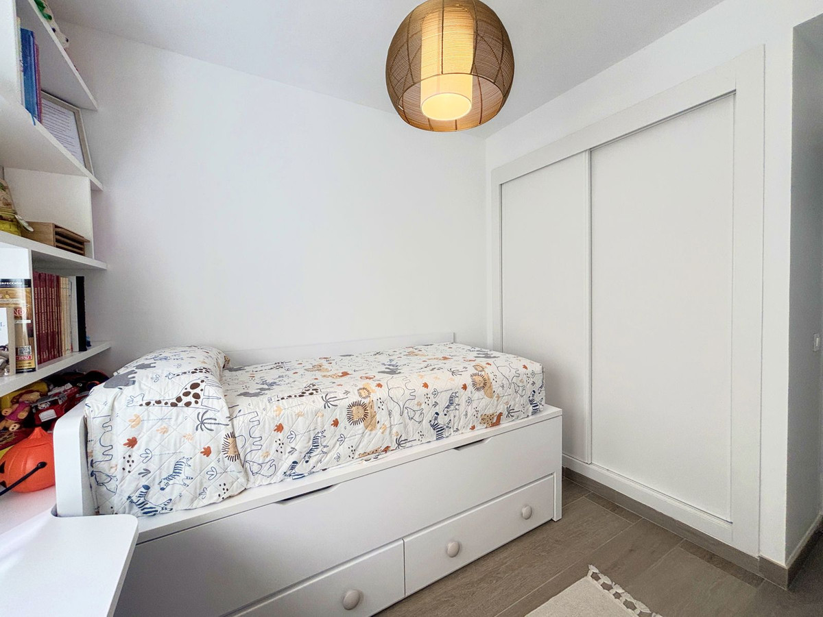 Appartement te koop in Estepona | 3 slaapkamers H5142649
