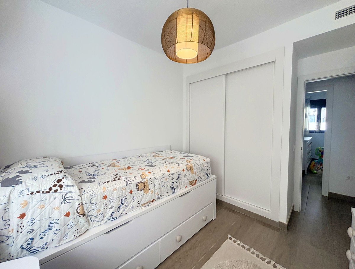 Appartement te koop in Estepona | 3 slaapkamers H5142649