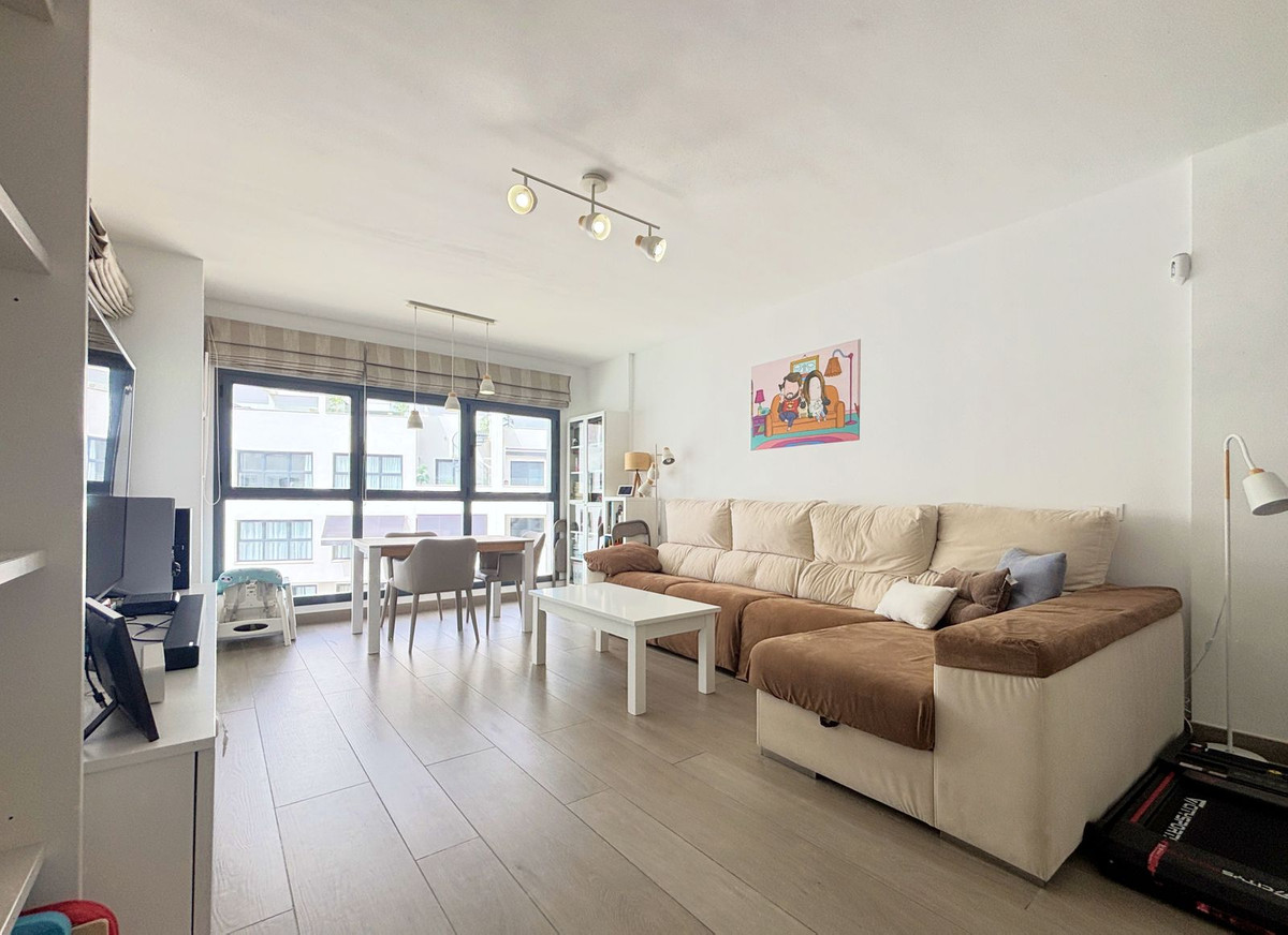 Appartement te koop in Estepona | 3 slaapkamers H5142649