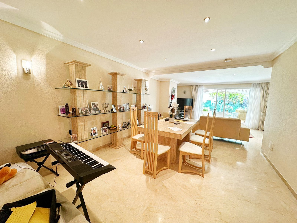 Appartement te koop in Estepona | 2 slaapkamers H5143819