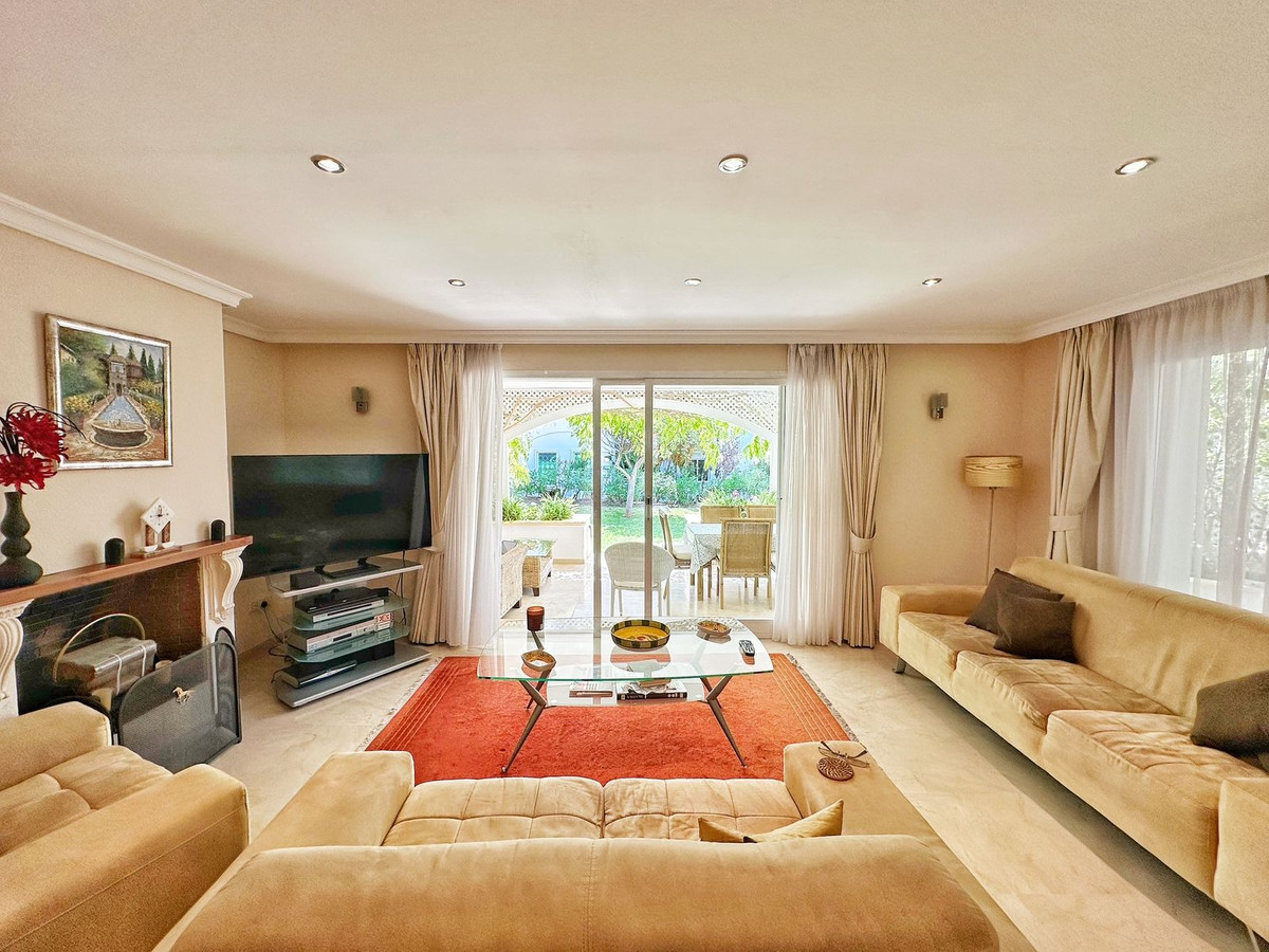 Appartement te koop in Estepona | 2 slaapkamers H5143819