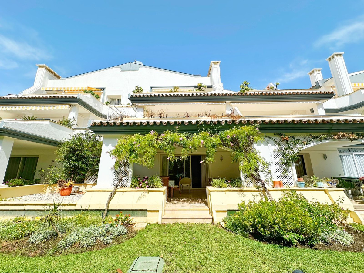 Appartement te koop in Estepona | 2 slaapkamers H5143819