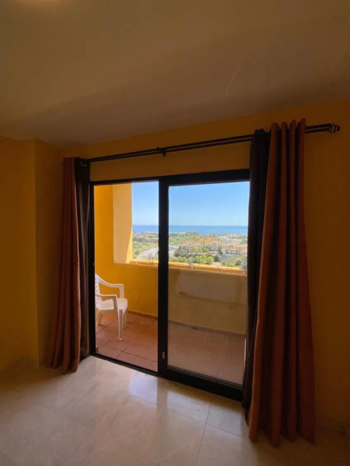 Appartement te koop in Estepona | 4 slaapkamers H5143918