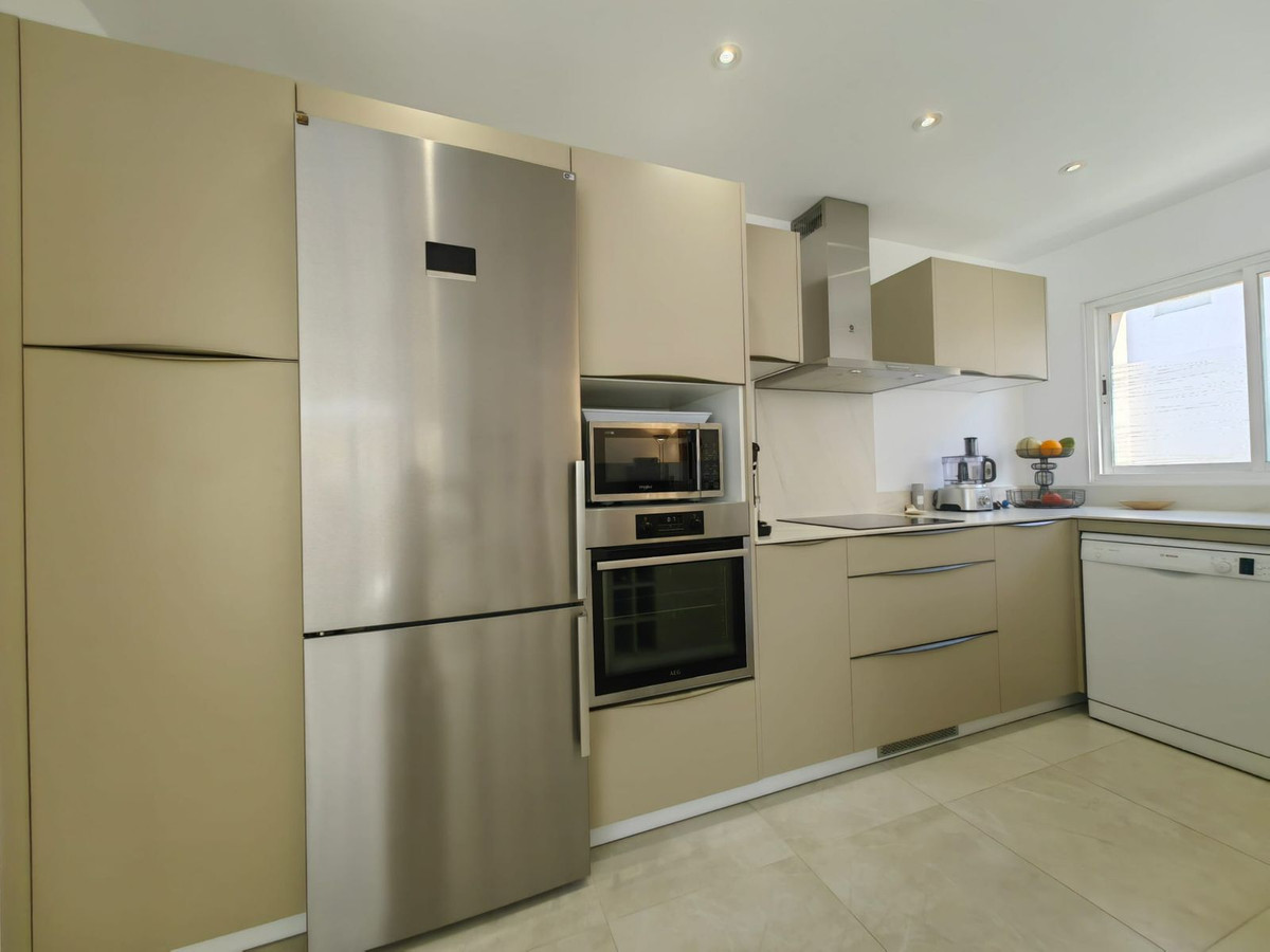 Appartement te koop in Estepona | 3 slaapkamers H5144950