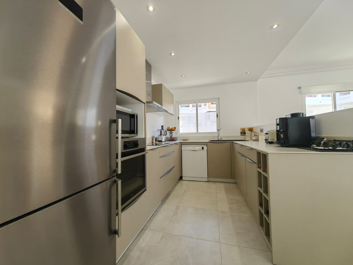 Appartement te koop in Estepona | 3 slaapkamers H5144950