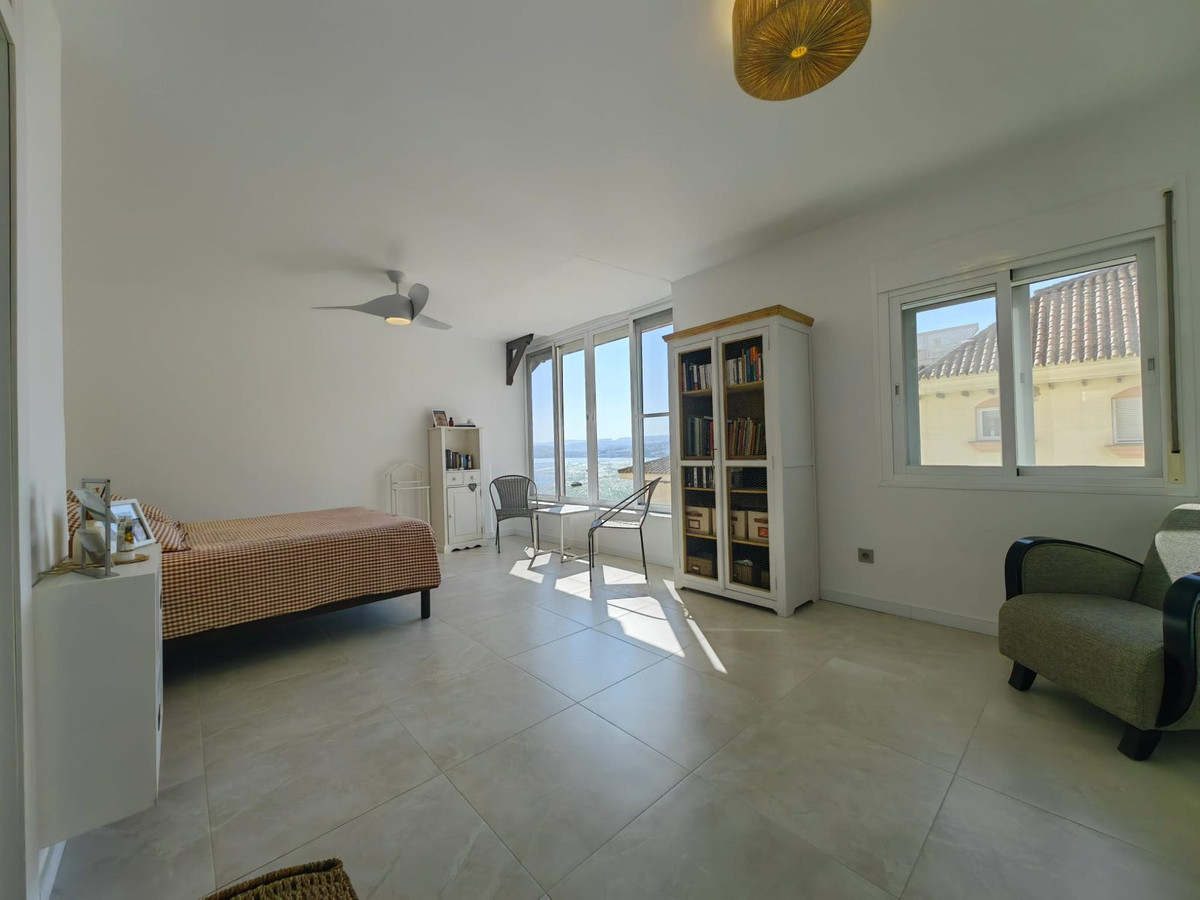 Appartement te koop in Estepona | 3 slaapkamers H5144950