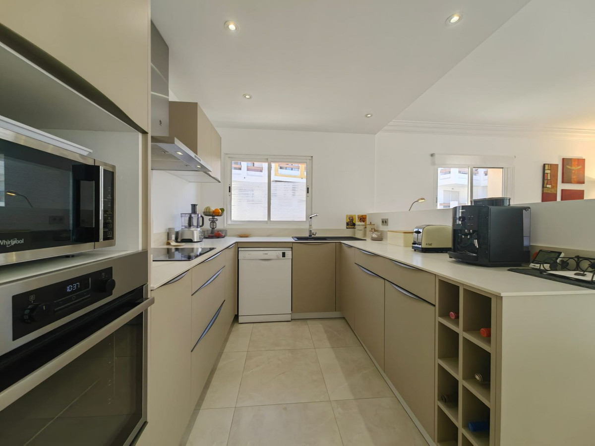 Appartement te koop in Estepona | 3 slaapkamers H5144950