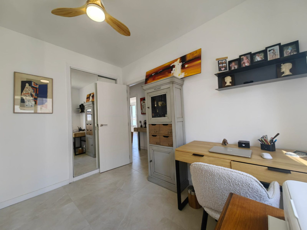 Appartement te koop in Estepona | 3 slaapkamers H5144950