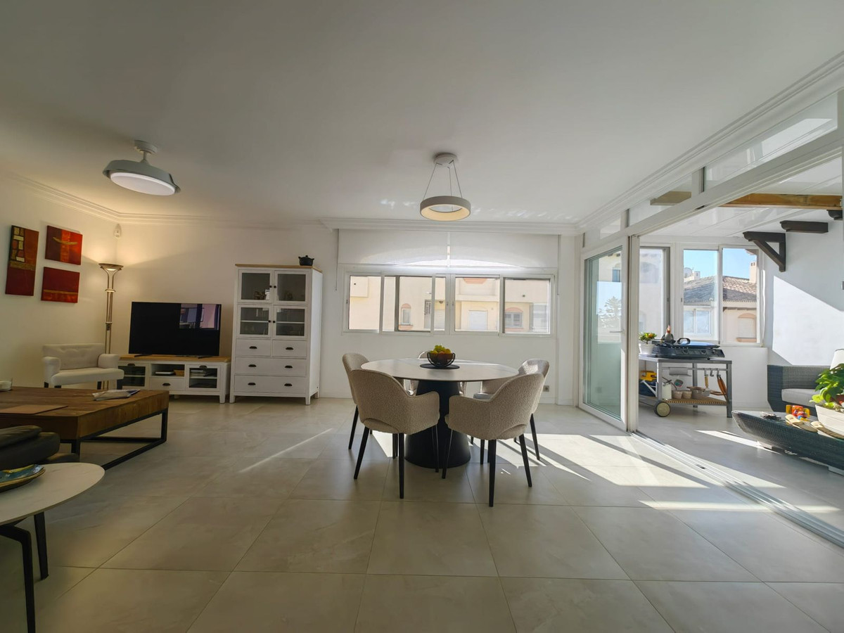 Appartement te koop in Estepona | 3 slaapkamers H5144950