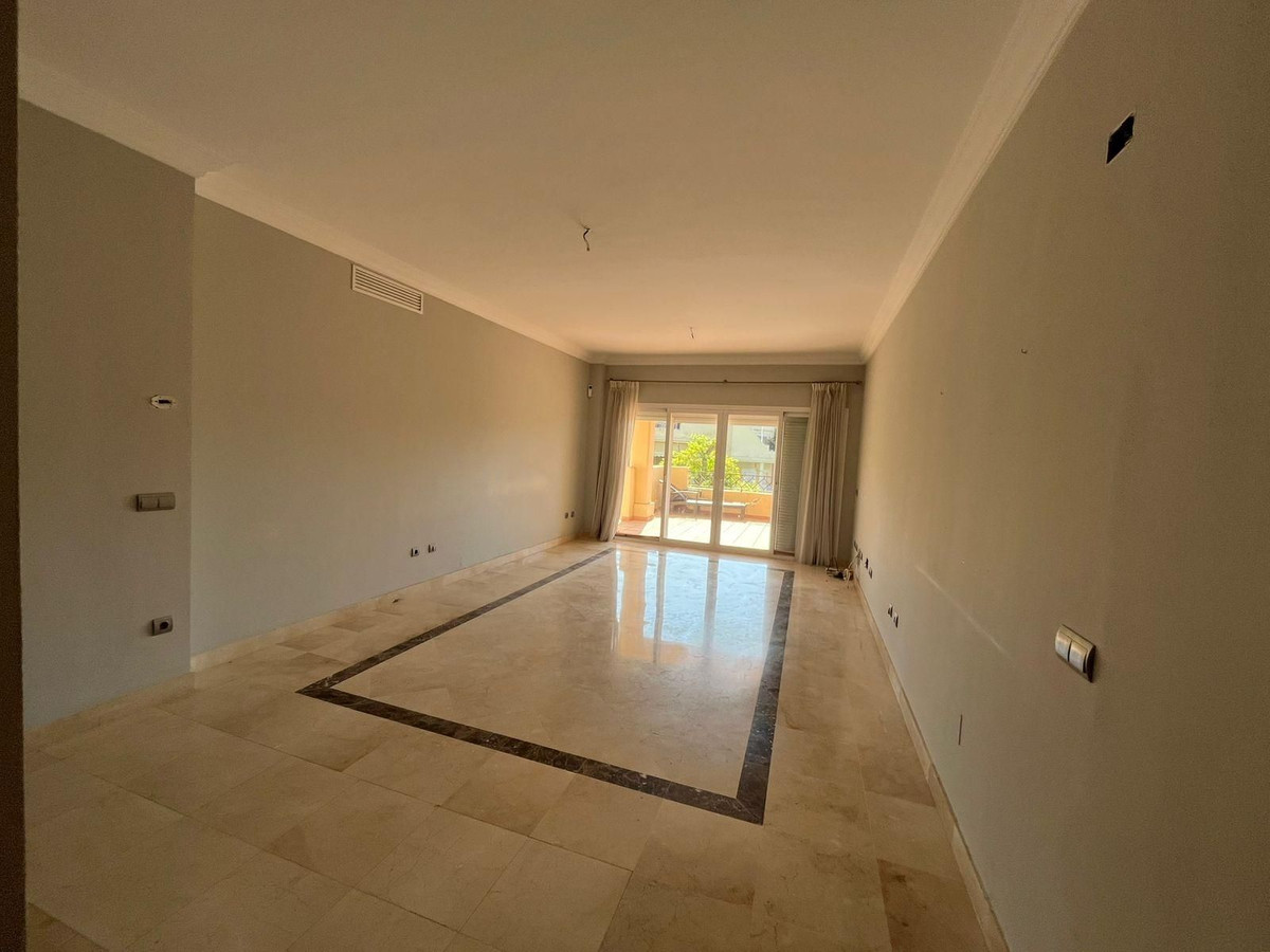 Appartement te koop in Estepona | 2 slaapkamers H5145991