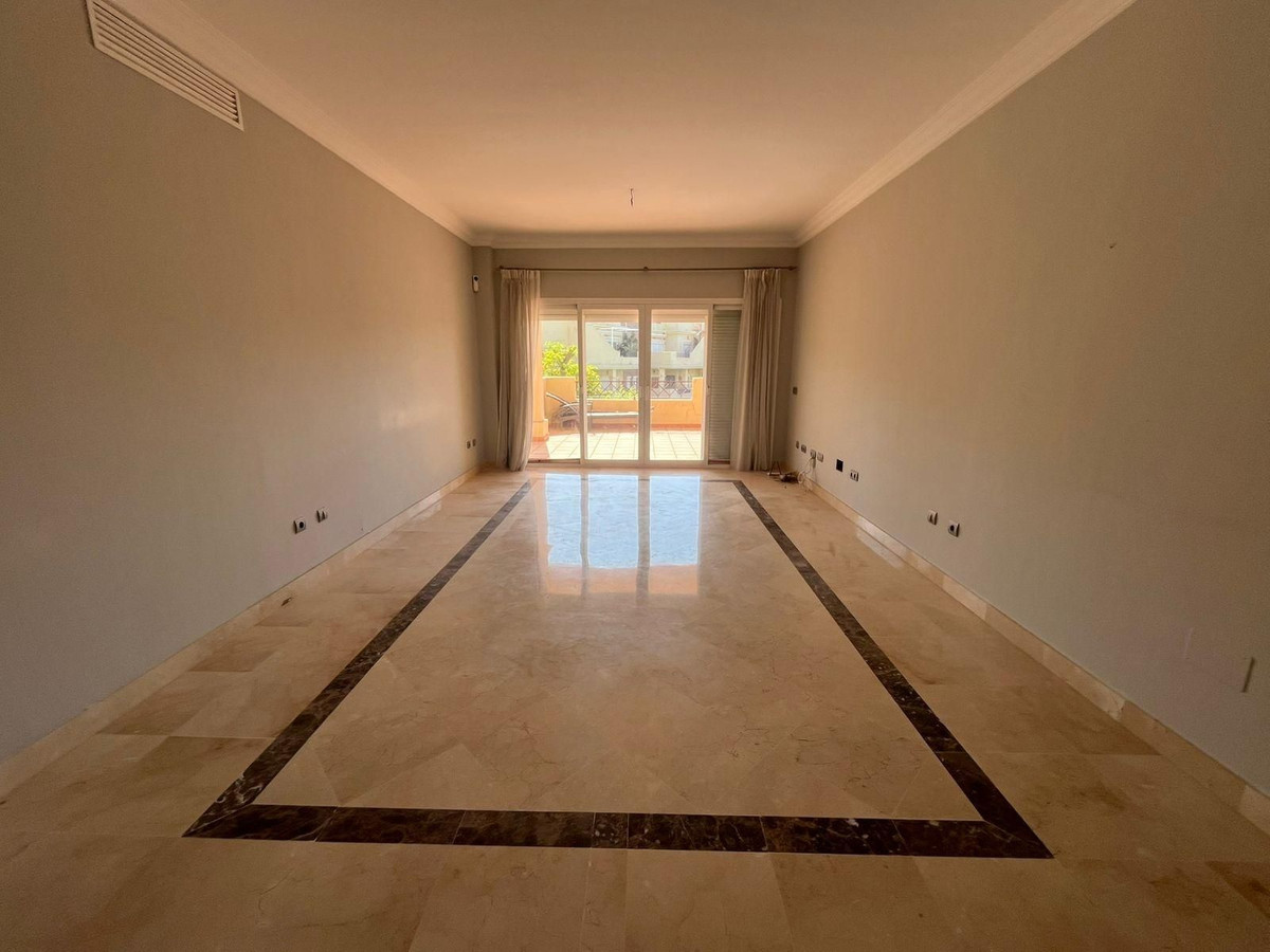 Appartement te koop in Estepona | 2 slaapkamers H5145991