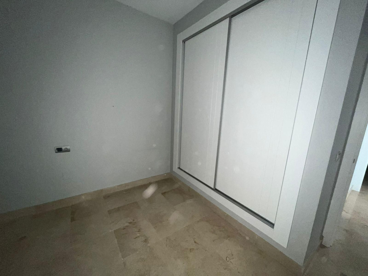 Appartement te koop in Estepona | 2 slaapkamers H5145991