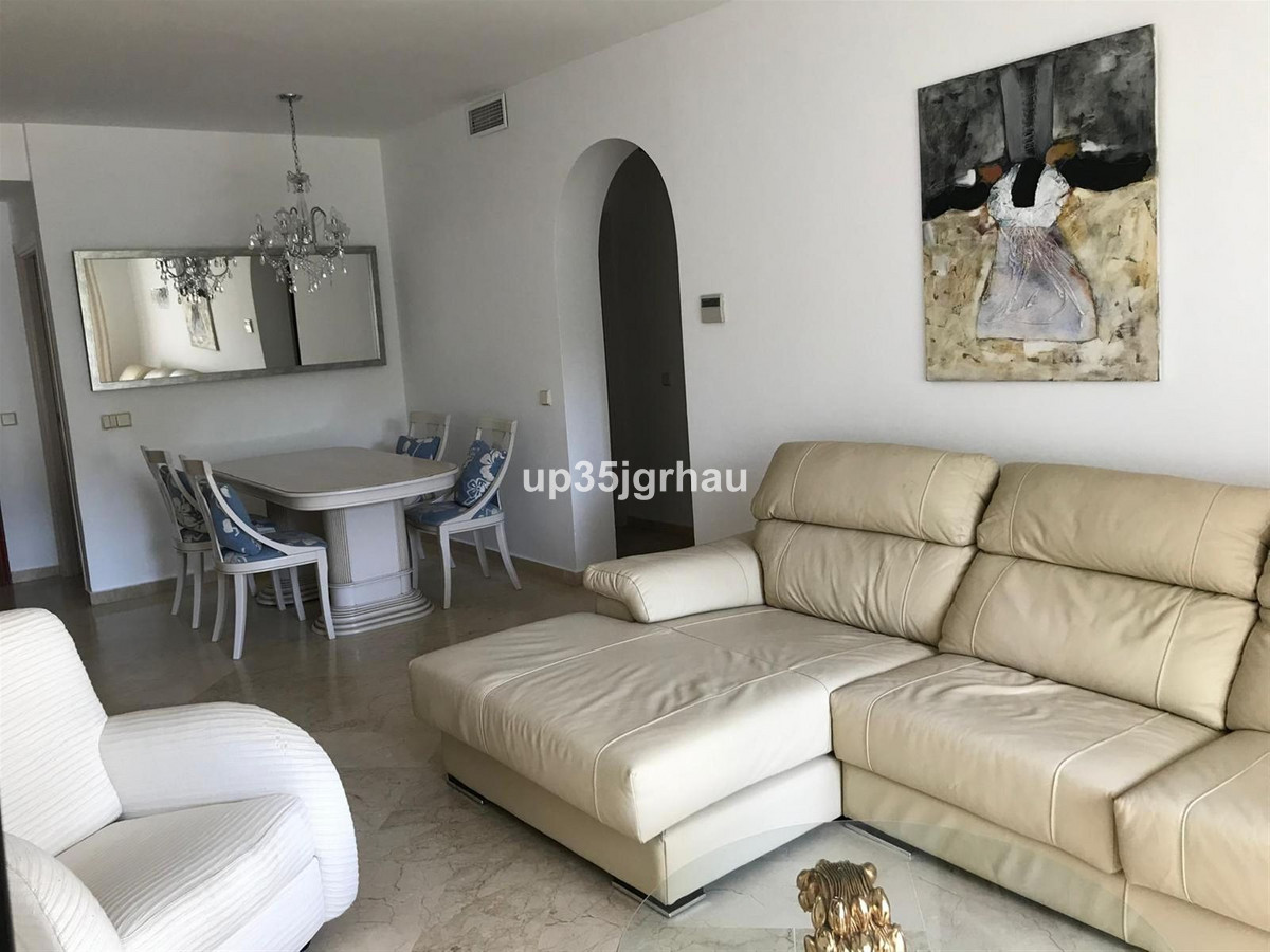 Appartement te koop in Estepona | 2 slaapkamers H5147797