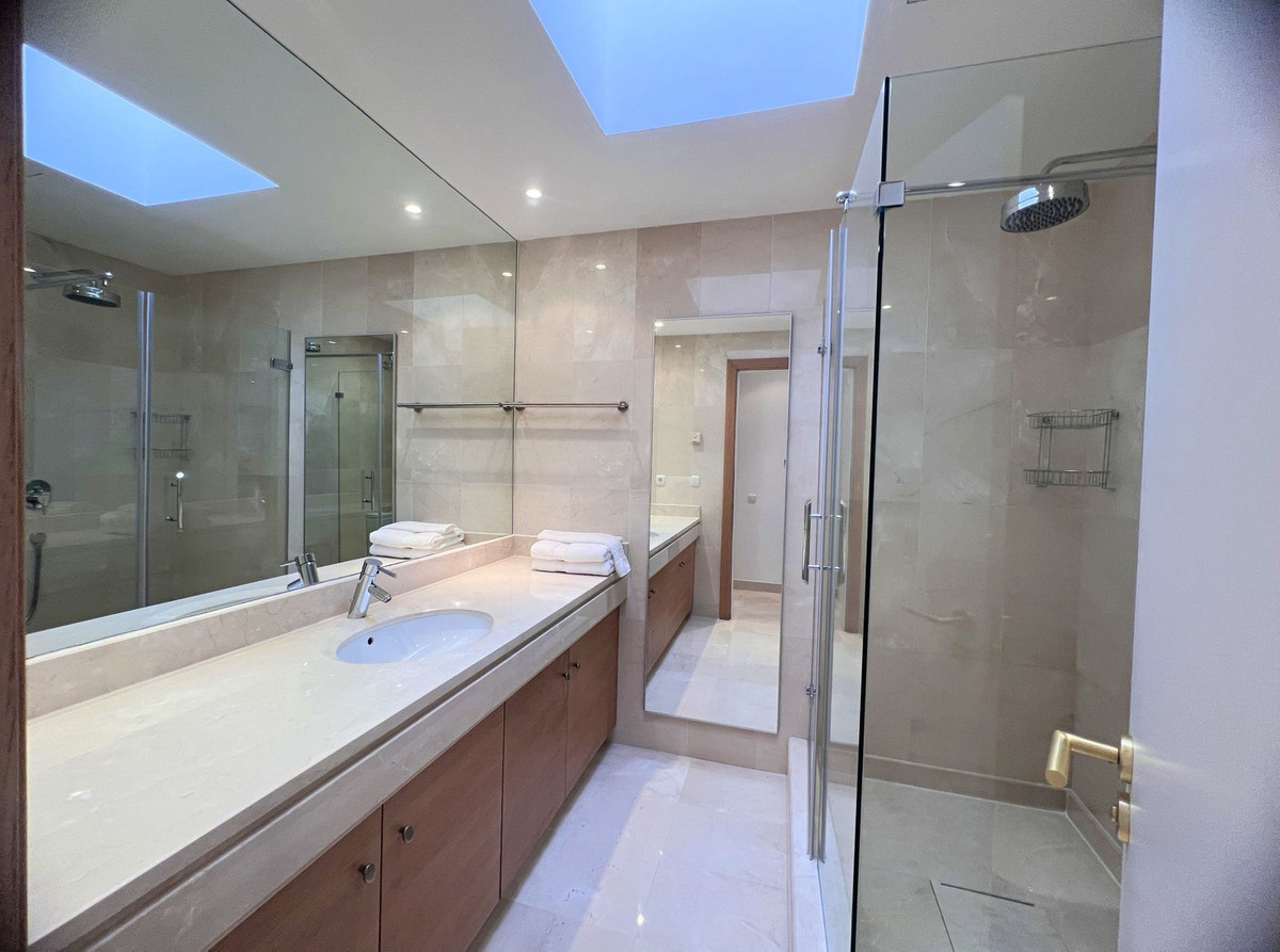Penthouse te koop in Estepona | 2 slaapkamers H5151607