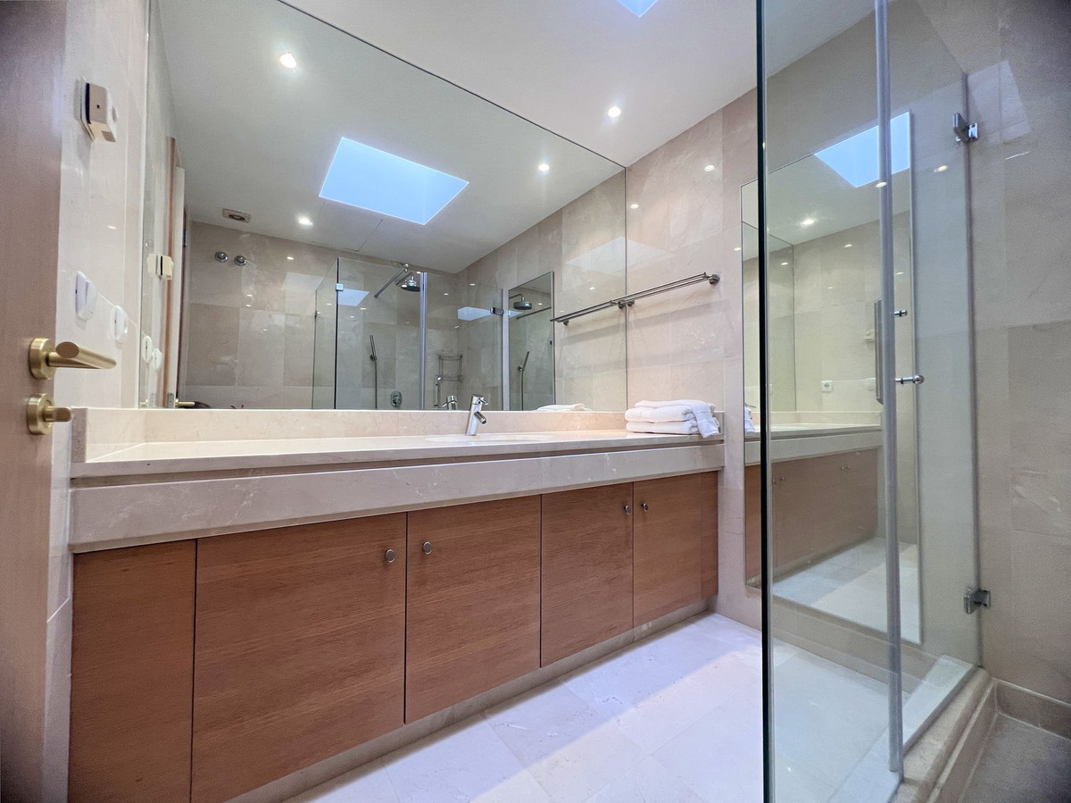 Penthouse te koop in Estepona | 2 slaapkamers H5151607