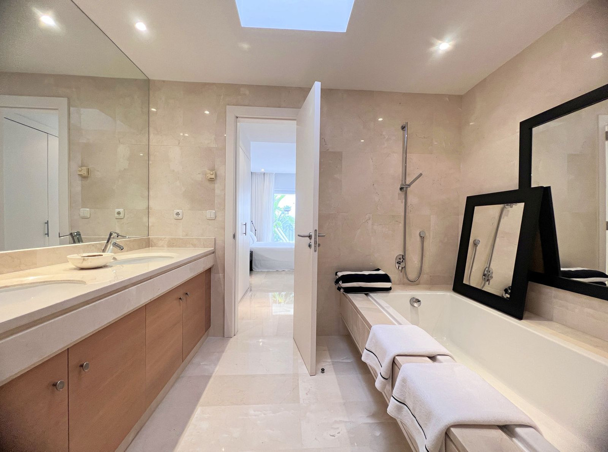 Penthouse te koop in Estepona | 2 slaapkamers H5151607