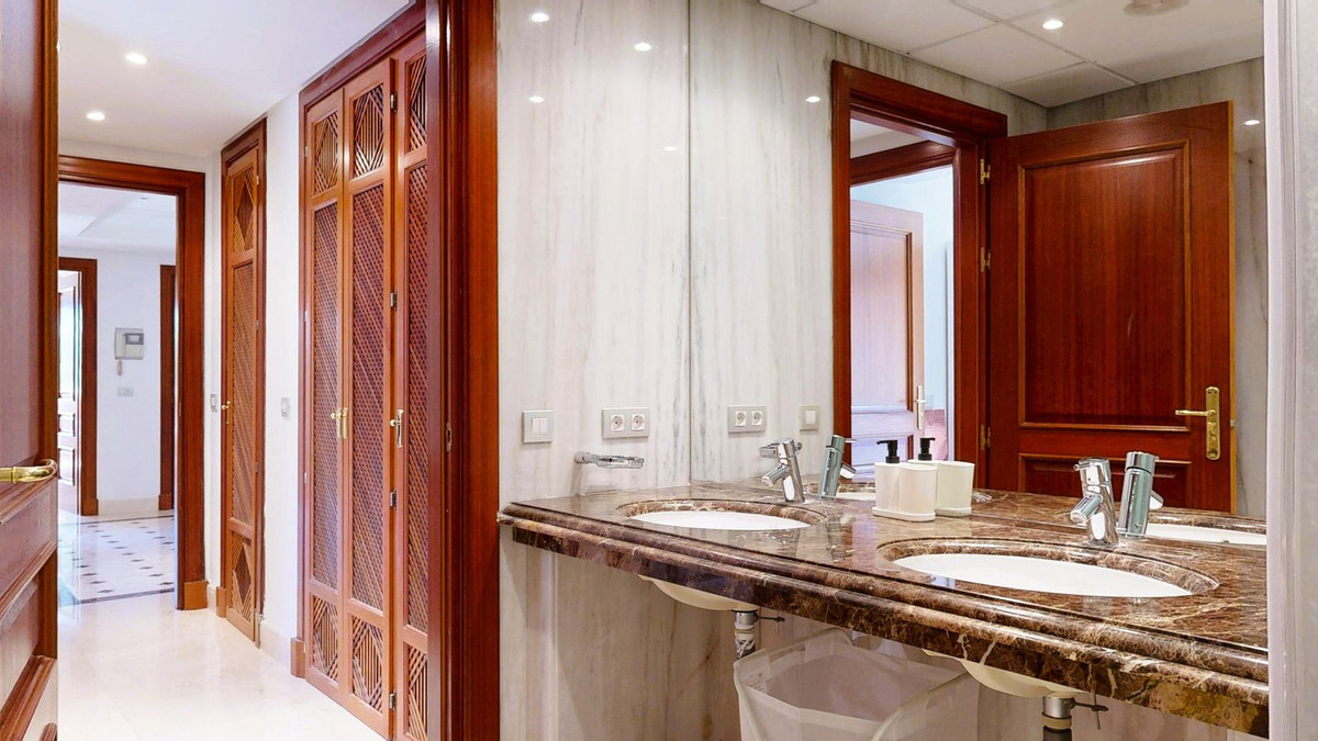Appartement te koop in Estepona | 2 slaapkamers H5152066