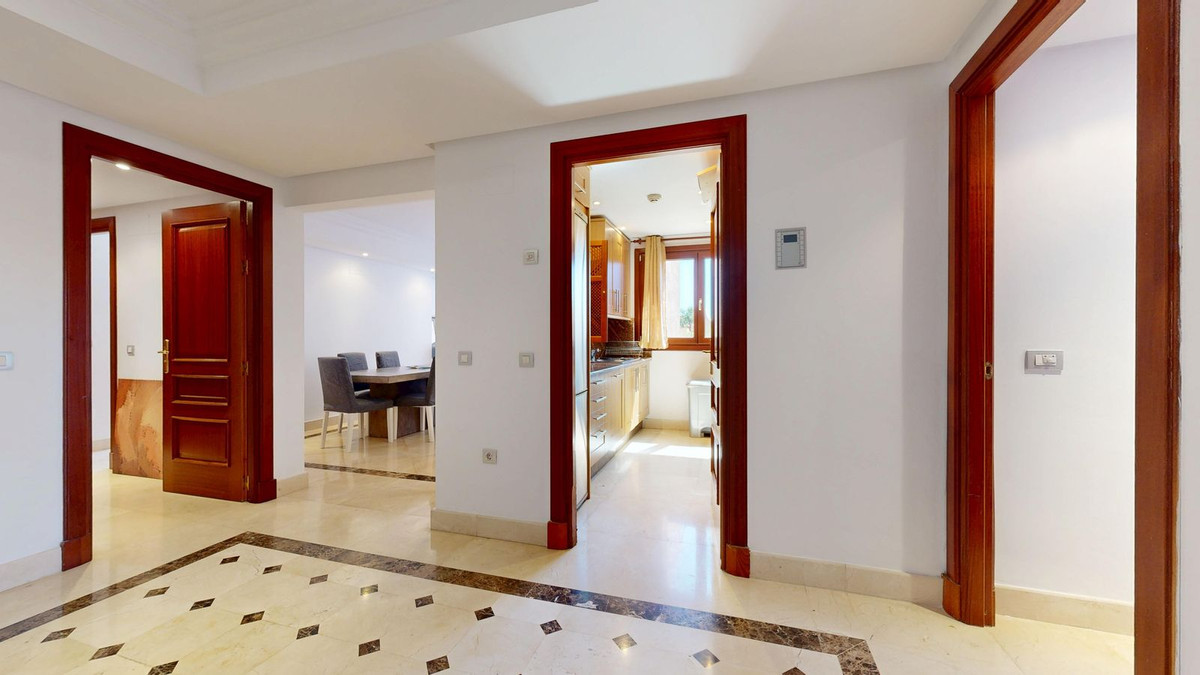 Appartement te koop in Estepona | 2 slaapkamers H5152066