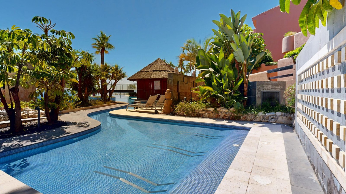 Appartement te koop in Estepona | 2 slaapkamers H5152066