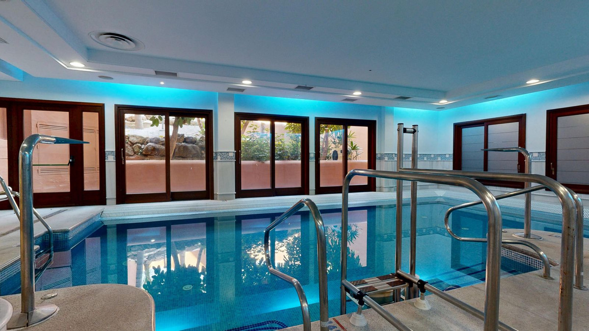 Appartement te koop in Estepona | 2 slaapkamers H5152066