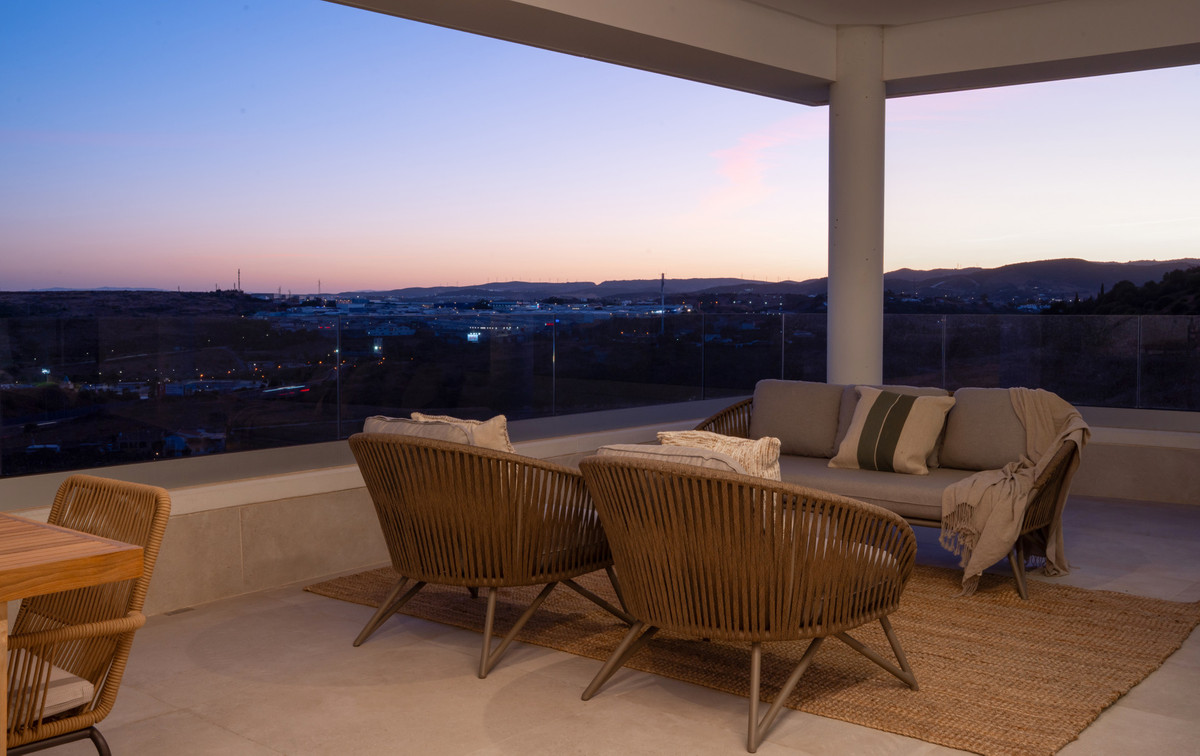Appartement te koop in Estepona | 3 slaapkamers H5153245