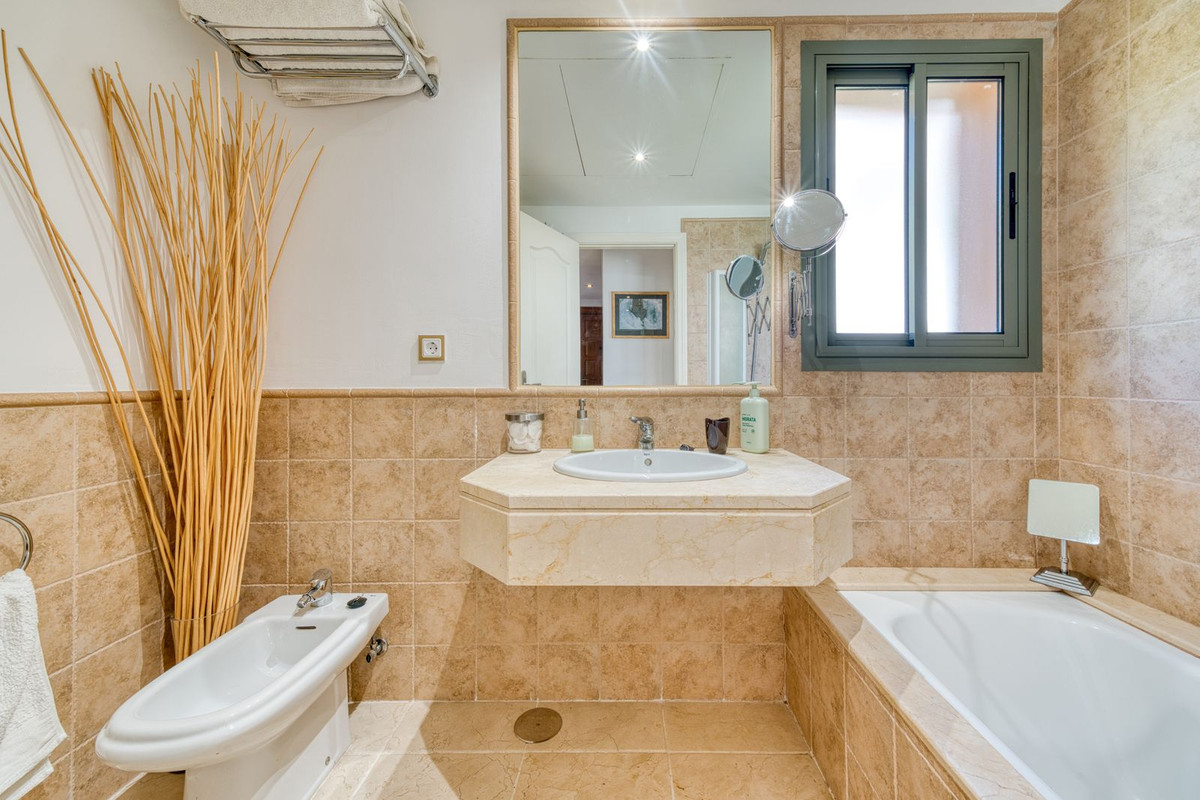 Appartement te koop in Estepona | 2 slaapkamers H5155078