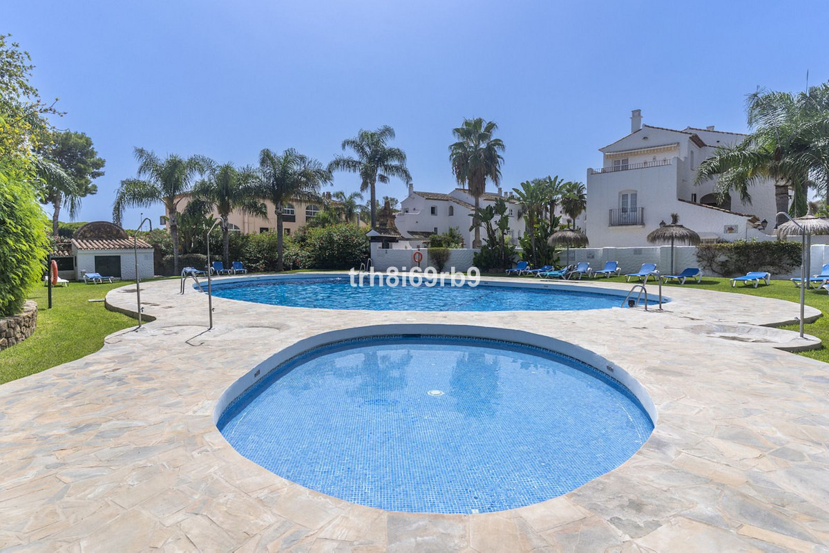 Appartement te koop in Estepona | 2 slaapkamers H5155996