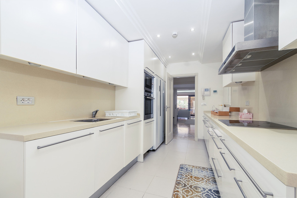 Appartement te koop in Estepona | 3 slaapkamers H5159005