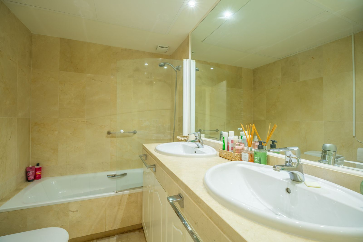 Penthouse te koop in Estepona | 3 slaapkamers H5159263