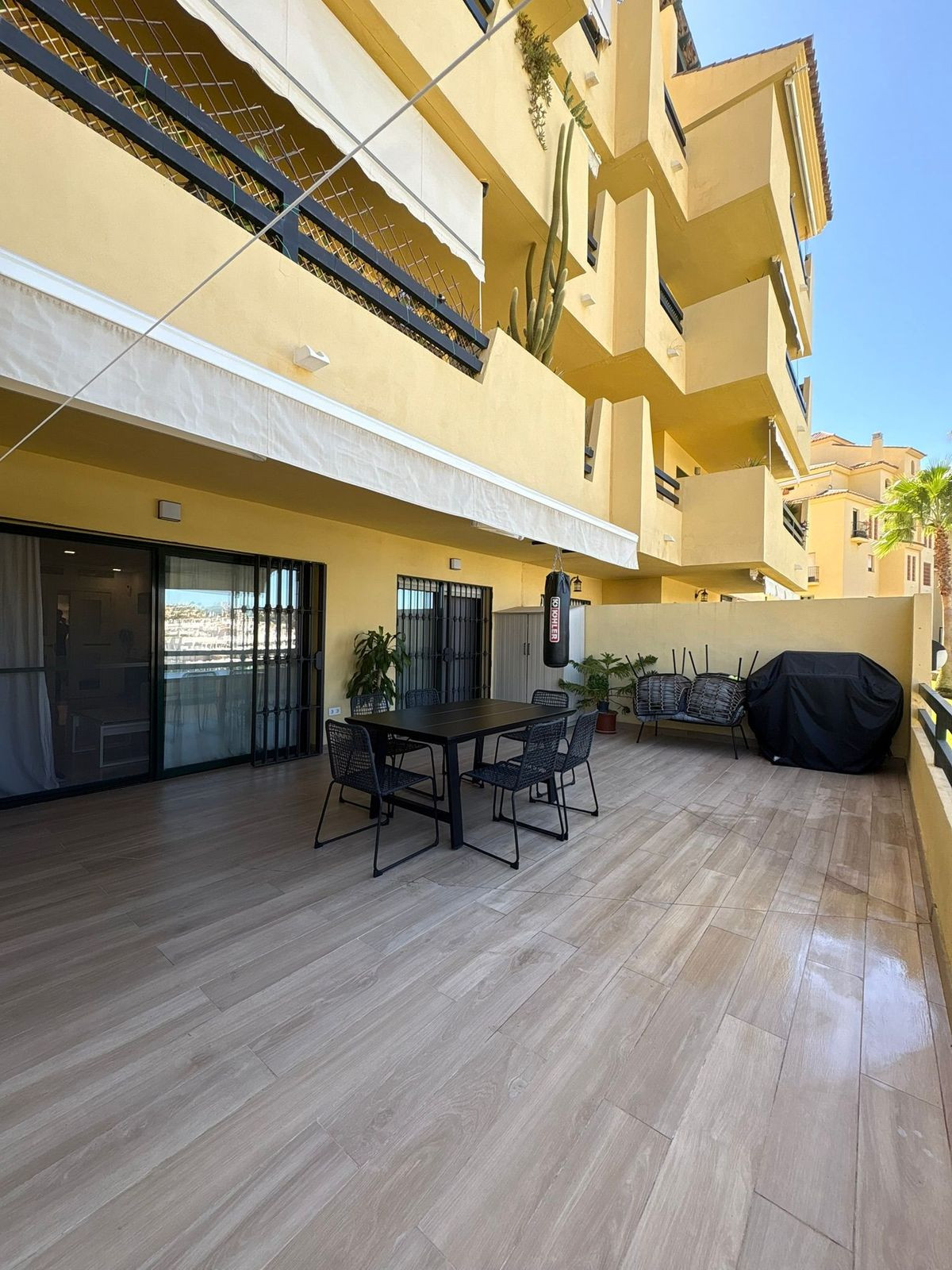 Appartement te koop in Estepona | 2 slaapkamers H5160181