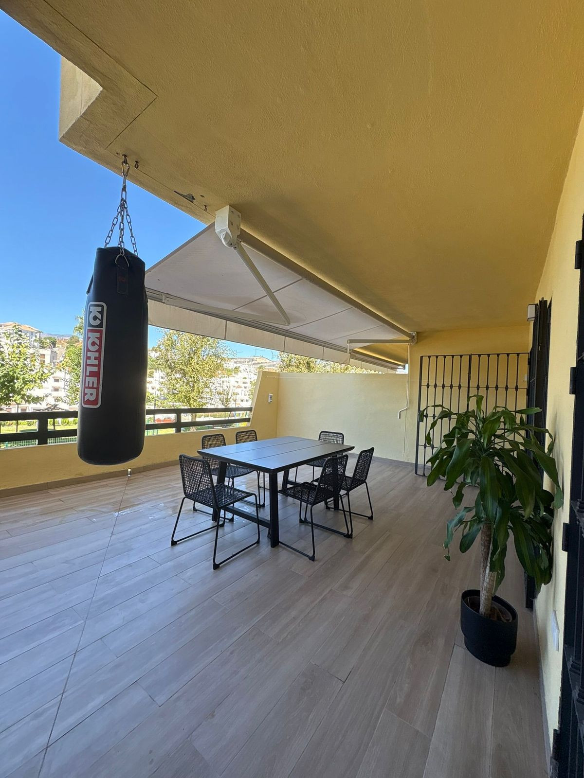 Appartement te koop in Estepona | 2 slaapkamers H5160181