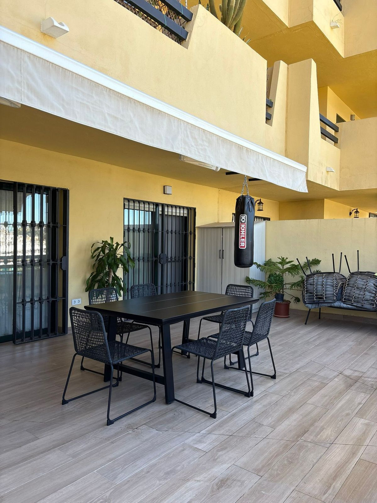 Appartement te koop in Estepona | 2 slaapkamers H5160181
