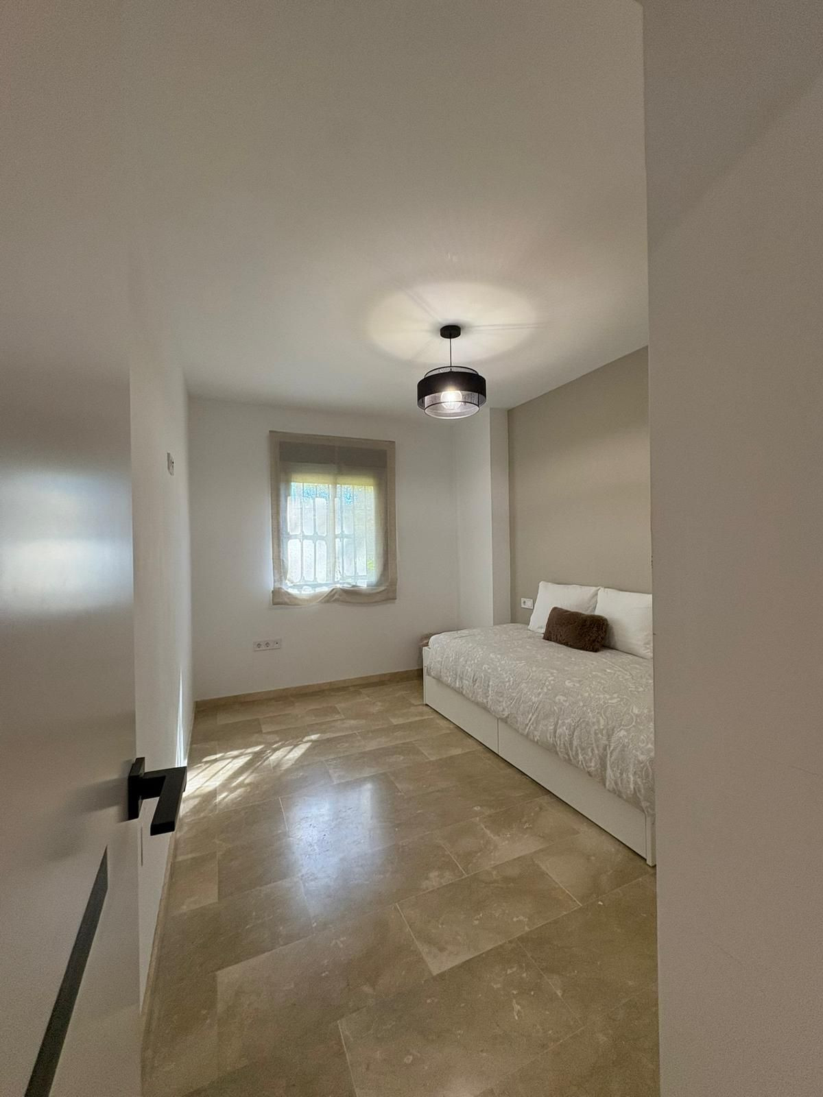 Appartement te koop in Estepona | 2 slaapkamers H5160181